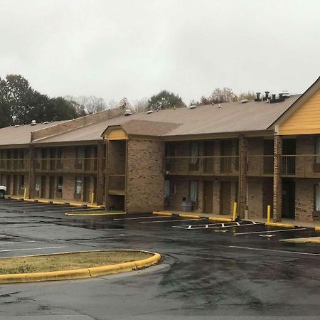 Days Inn By Wyndham King-Winston Salem Area Bagian luar foto