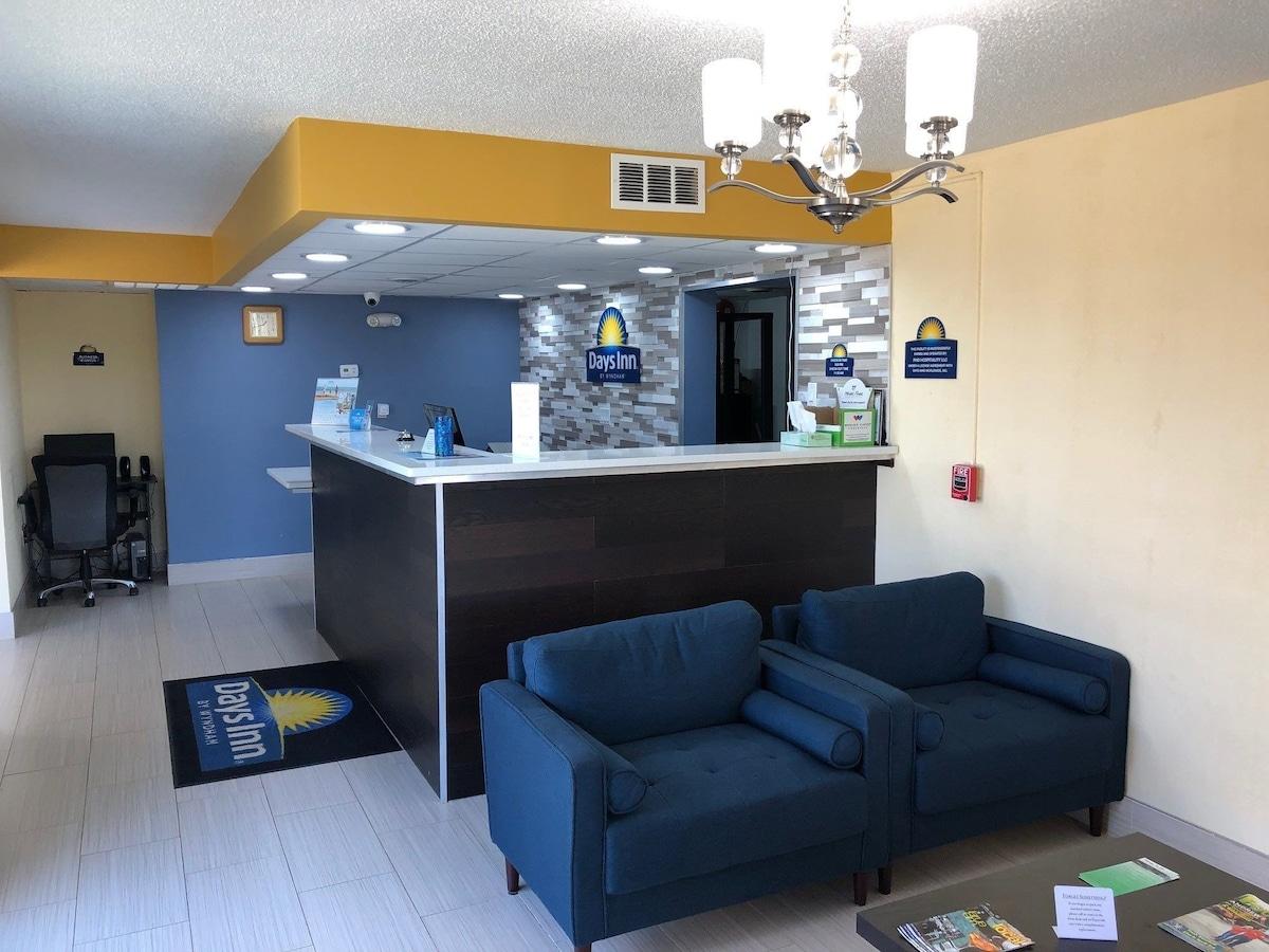 Days Inn By Wyndham King-Winston Salem Area Bagian luar foto